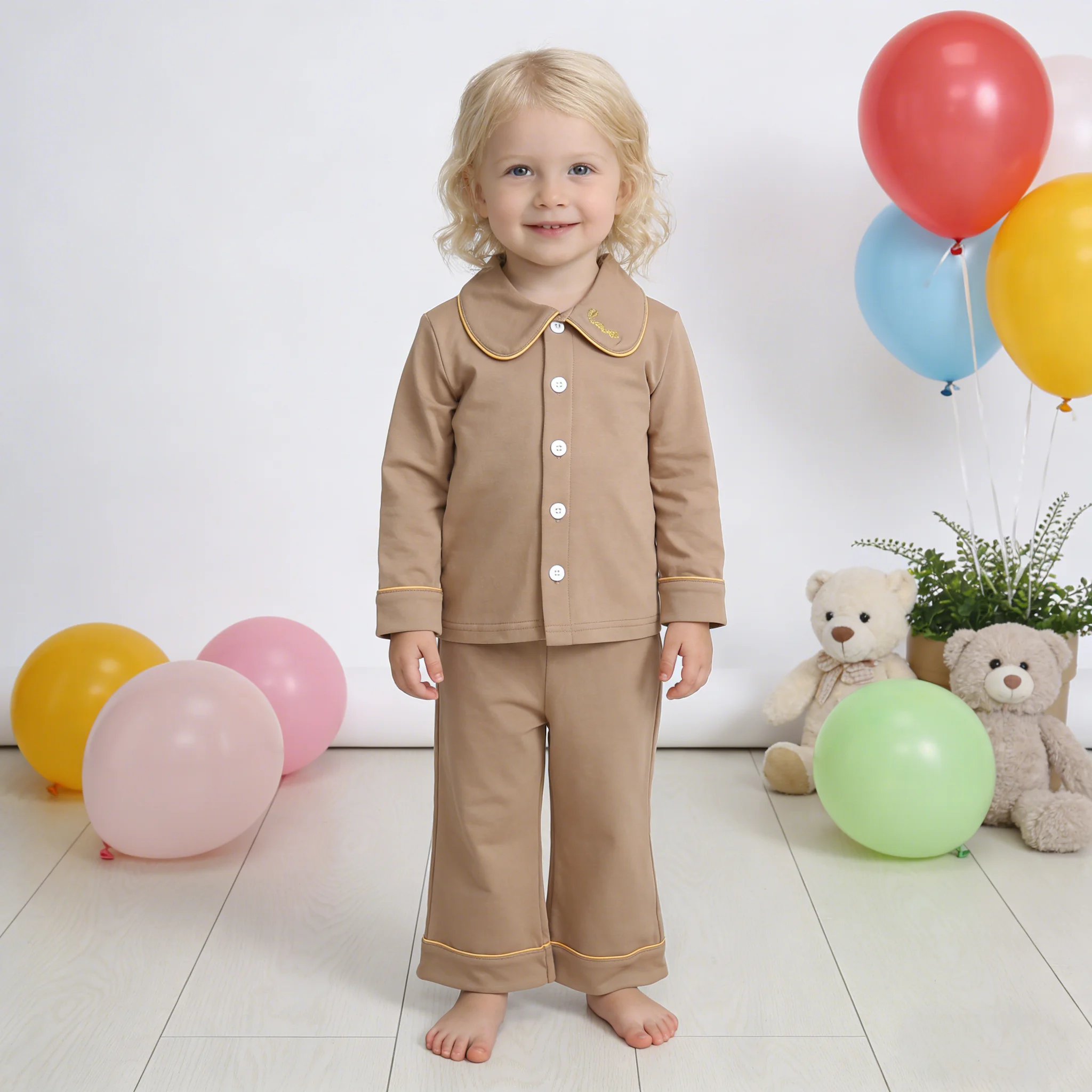 Luxurious custom bamboo pajamas in bulk, perfect for B2B wholesale buyers seeking sustainable, soft, and eco-friendly sleepwear solutions.
