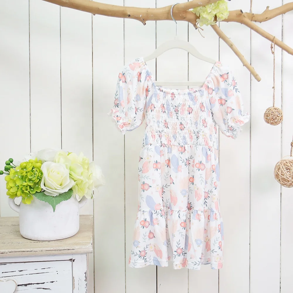 Durable custom shipping bag designed for B2B wholesale, enhancing brand visibility and ensuring secure product delivery for businesses.