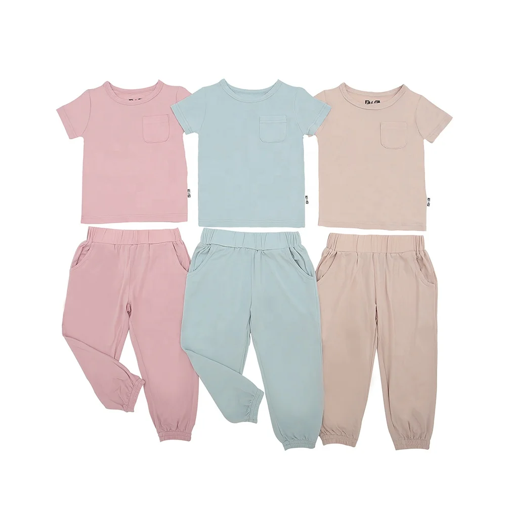 Soft bamboo blanket ideal for B2B wholesale, offering sustainable, eco-friendly comfort for retailers and hospitality businesses.